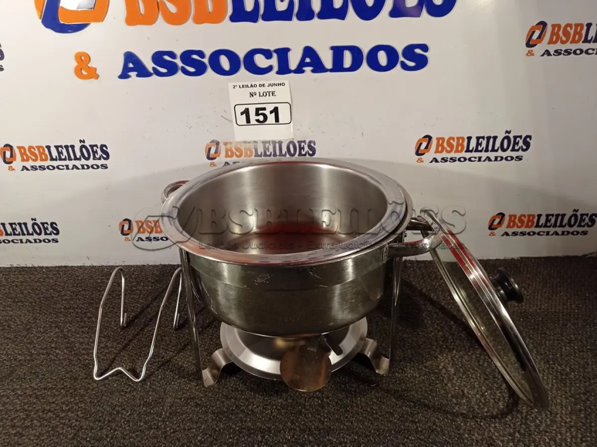 LOTE 151 - 01 RECHAUD 08 LITROS REDONDO. (NO ESTADO) ATENÇÃO! FAZER A VISITAÇÃO ANTES DE ARREMATAR, NÃO SABEMOS SE FUNCIONA. LEILÃO NÃO TEM GARANTIA E NEM DEVOLUÇÃO, SUJEITO A POSSÍVEIS AVARIAS VISÍVEIS/OCULTAS E/OU AUSÊNCIA DE COMPONENTES.