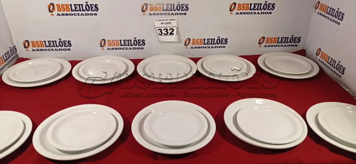 LOTE 332 - 10 PRATOS RASOS E 10 PRATOS DE SOBREMESA. (NO ESTADO) ATENÇÃO! FAZER A VISITAÇÃO ANTES DE ARREMATAR, NÃO SABEMOS SE FUNCIONA. LEILÃO NÃO TEM GARANTIA E NEM DEVOLUÇÃO, SUJEITO A POSSÍVEIS AVARIAS VISÍVEIS/OCULTAS E/OU AUSÊNCIA DE COMPONENTES.