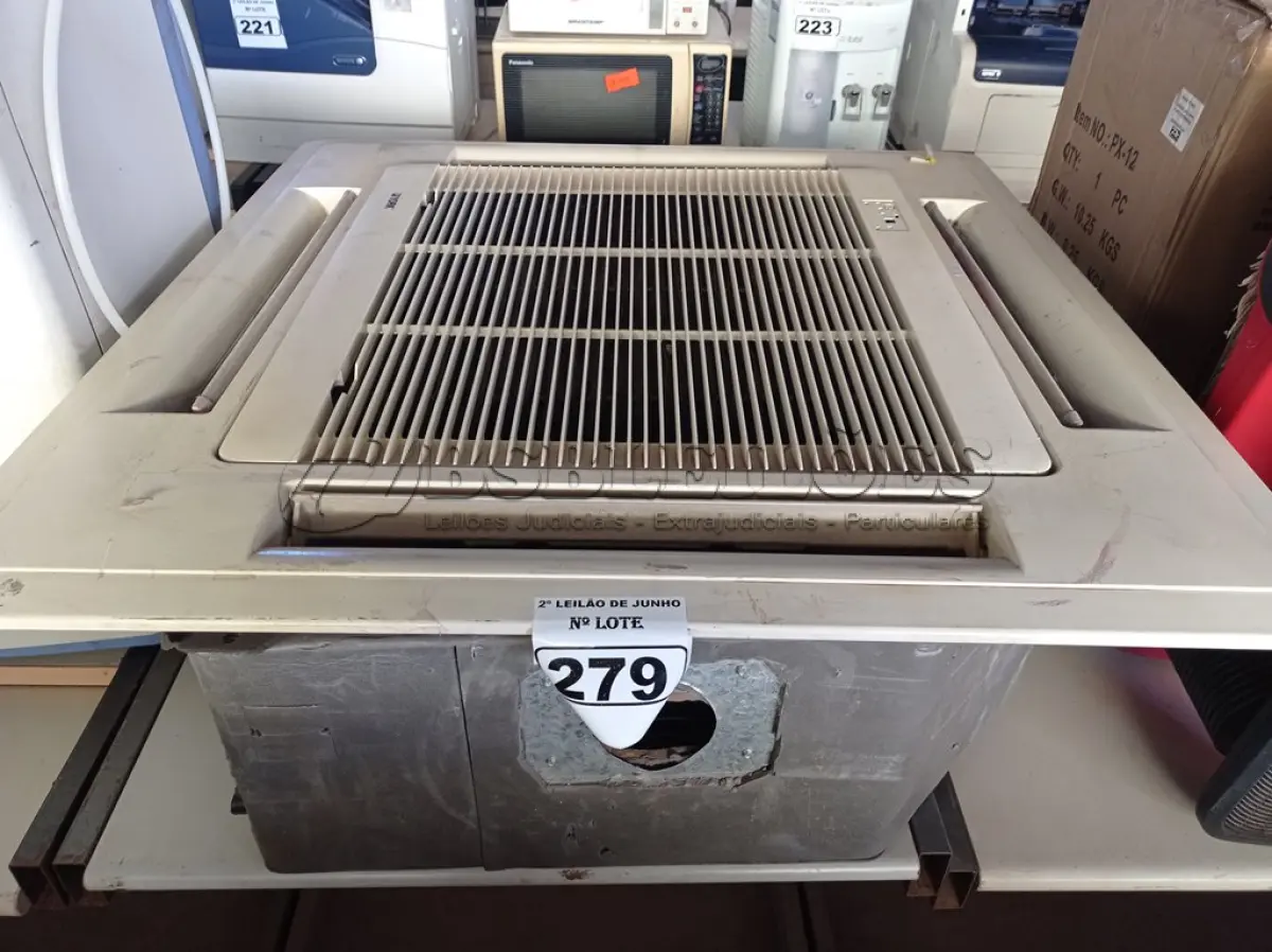 LOTE 279 - 01 EVAPORADORA DE TETO CASSETE MARCA YORK. (NO ESTADO) ATENÇÃO! FAZER A VISITAÇÃO ANTES DE ARREMATAR, NÃO SABEMOS SE FUNCIONA. LEILÃO NÃO TEM GARANTIA E NEM DEVOLUÇÃO, SUJEITO A POSSÍVEIS AVARIAS VISÍVEIS/OCULTAS E/OU AUSÊNCIA DE COMPONENTES.
