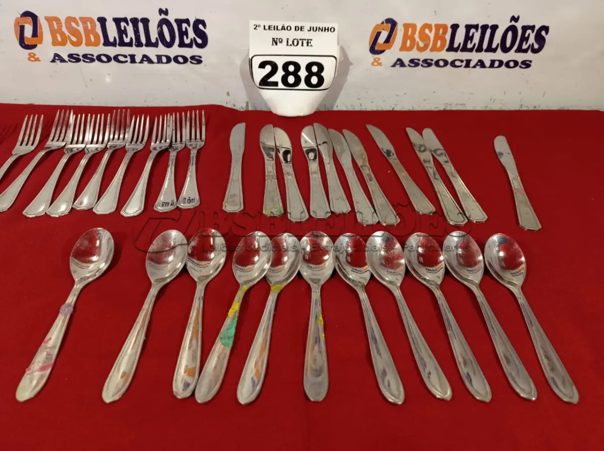 LOTE 288 - 01 LOTE COM 10 GARFOS, 10 FACAS E 10 COLHERES DE SOBREMESA. (NO ESTADO) ATENÇÃO! FAZER A VISITAÇÃO ANTES DE ARREMATAR, NÃO SABEMOS SE FUNCIONA. LEILÃO NÃO TEM GARANTIA E NEM DEVOLUÇÃO, SUJEITO A POSSÍVEIS AVARIAS VISÍVEIS/OCULTAS E/OU AUSÊNCIA DE COMPONENTES.