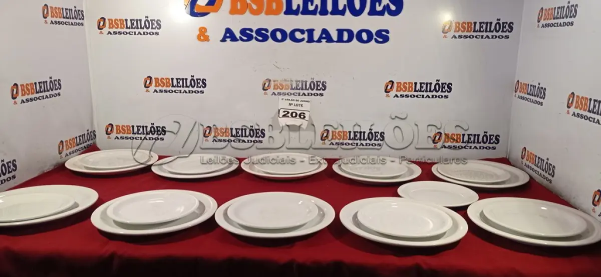 LOTE 206 - 10 PRATOS RASOS E 10 PRATOS DE SOBREMESA. (NO ESTADO) ATENÇÃO! FAZER A VISITAÇÃO ANTES DE ARREMATAR, NÃO SABEMOS SE FUNCIONA. LEILÃO NÃO TEM GARANTIA E NEM DEVOLUÇÃO, SUJEITO A POSSÍVEIS AVARIAS VISÍVEIS/OCULTAS E/OU AUSÊNCIA DE COMPONENTES.
