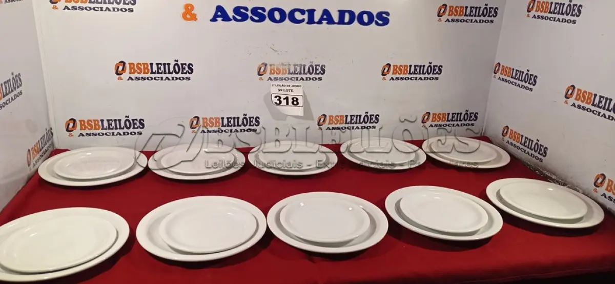 LOTE 318 - 10 PRATOS RASOS E 10 PRATOS DE SOBREMESA. (NO ESTADO) ATENÇÃO! FAZER A VISITAÇÃO ANTES DE ARREMATAR, NÃO SABEMOS SE FUNCIONA. LEILÃO NÃO TEM GARANTIA E NEM DEVOLUÇÃO, SUJEITO A POSSÍVEIS AVARIAS VISÍVEIS/OCULTAS E/OU AUSÊNCIA DE COMPONENTES.