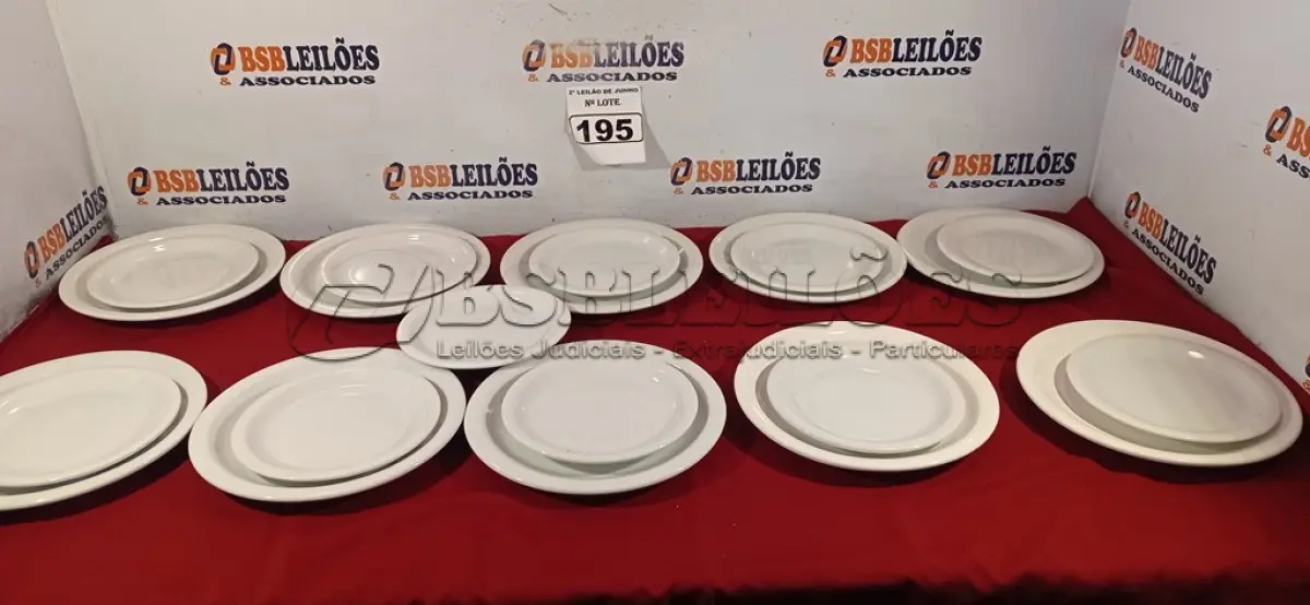 LOTE 195 - 10 PRATOS RASOS E 10 PRATOS DE SOBREMESA. (NO ESTADO) ATENÇÃO! FAZER A VISITAÇÃO ANTES DE ARREMATAR, NÃO SABEMOS SE FUNCIONA. LEILÃO NÃO TEM GARANTIA E NEM DEVOLUÇÃO, SUJEITO A POSSÍVEIS AVARIAS VISÍVEIS/OCULTAS E/OU AUSÊNCIA DE COMPONENTES.