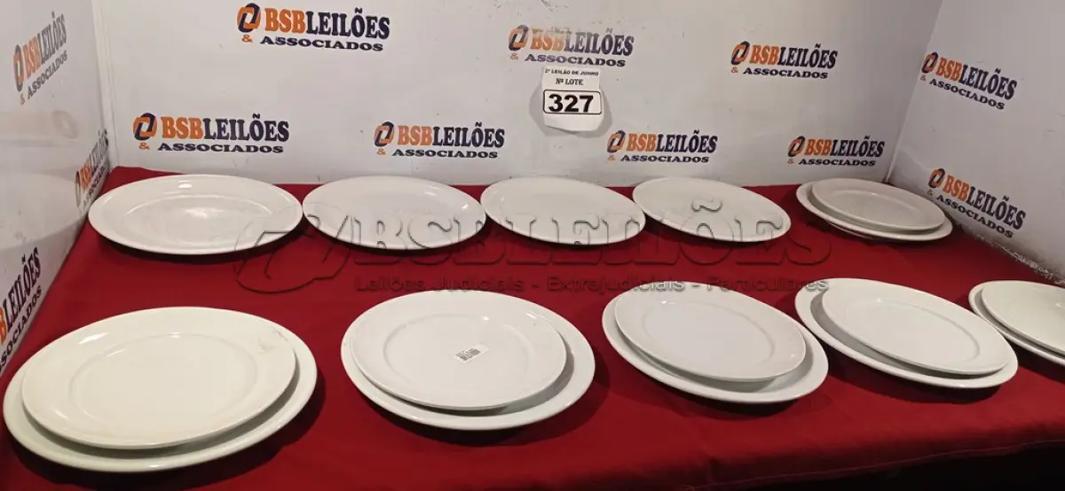 LOTE 327 - 10 PRATOS RASOS E 06 PRATOS DE SOBREMESA. (NO ESTADO) ATENÇÃO! FAZER A VISITAÇÃO ANTES DE ARREMATAR, NÃO SABEMOS SE FUNCIONA. LEILÃO NÃO TEM GARANTIA E NEM DEVOLUÇÃO, SUJEITO A POSSÍVEIS AVARIAS VISÍVEIS/OCULTAS E/OU AUSÊNCIA DE COMPONENTES.