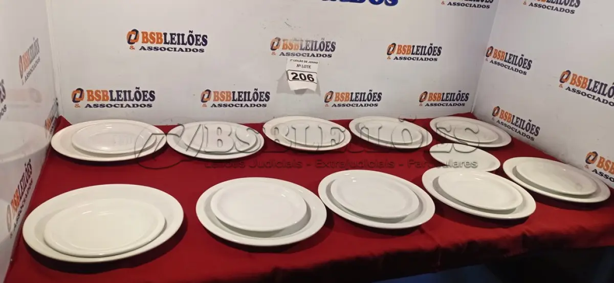 LOTE 206 - 10 PRATOS RASOS E 10 PRATOS DE SOBREMESA. (NO ESTADO) ATENÇÃO! FAZER A VISITAÇÃO ANTES DE ARREMATAR, NÃO SABEMOS SE FUNCIONA. LEILÃO NÃO TEM GARANTIA E NEM DEVOLUÇÃO, SUJEITO A POSSÍVEIS AVARIAS VISÍVEIS/OCULTAS E/OU AUSÊNCIA DE COMPONENTES.