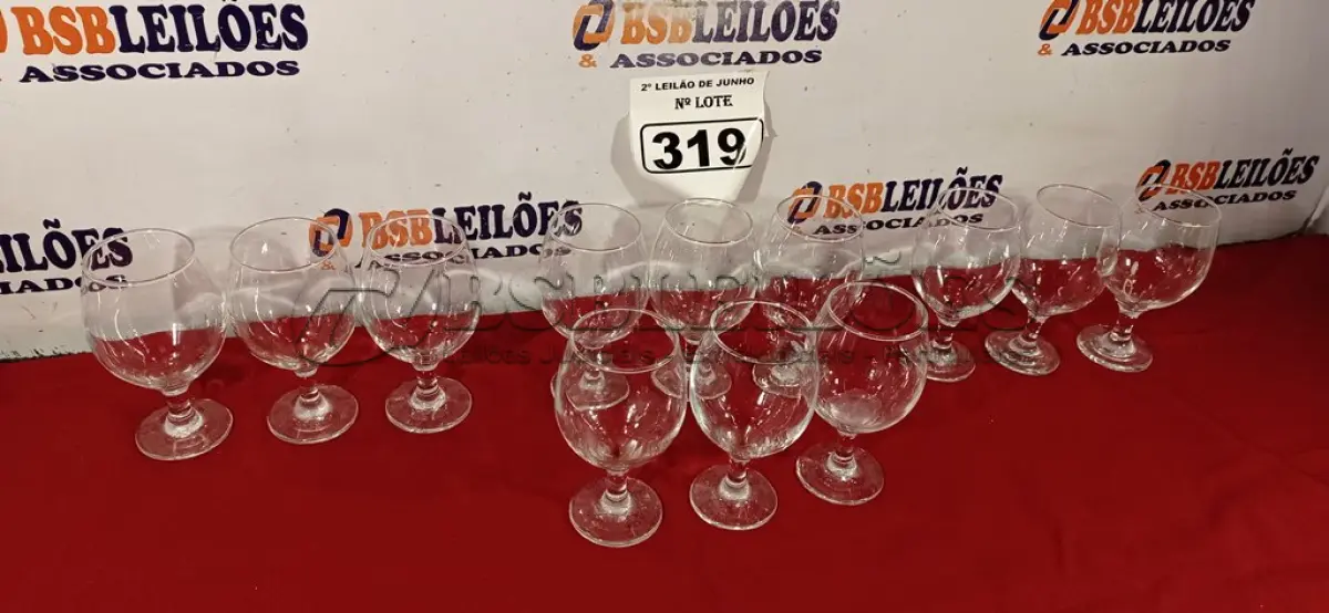 LOTE 319 - 12 TAÇAS PARA ÁGUA. (NO ESTADO) ATENÇÃO! FAZER A VISITAÇÃO ANTES DE ARREMATAR, NÃO SABEMOS SE FUNCIONA. LEILÃO NÃO TEM GARANTIA E NEM DEVOLUÇÃO, SUJEITO A POSSÍVEIS AVARIAS VISÍVEIS/OCULTAS E/OU AUSÊNCIA DE COMPONENTES.