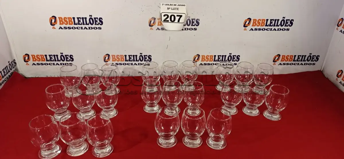 LOTE 207 - 24 TAÇAS PARA ÁGUA. (NO ESTADO) ATENÇÃO! FAZER A VISITAÇÃO ANTES DE ARREMATAR, NÃO SABEMOS SE FUNCIONA. LEILÃO NÃO TEM GARANTIA E NEM DEVOLUÇÃO, SUJEITO A POSSÍVEIS AVARIAS VISÍVEIS/OCULTAS E/OU AUSÊNCIA DE COMPONENTES.