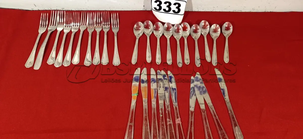 LOTE 333 - 01 LOTE COM 10 GARFOS, 10 FACAS E 10 COLHERES DE SOBREMESA. (NO ESTADO) ATENÇÃO! FAZER A VISITAÇÃO ANTES DE ARREMATAR, NÃO SABEMOS SE FUNCIONA. LEILÃO NÃO TEM GARANTIA E NEM DEVOLUÇÃO, SUJEITO A POSSÍVEIS AVARIAS VISÍVEIS/OCULTAS E/OU AUSÊNCIA DE COMPONENTES.