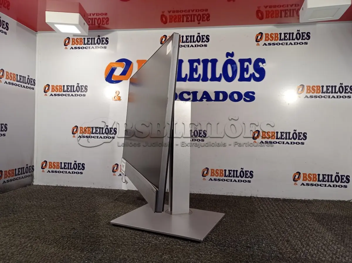 LOTE 137 - 01 MONITOR LCD MARCA HP. (NO ESTADO) ATENÇÃO! FAZER A VISITAÇÃO ANTES DE ARREMATAR, NÃO SABEMOS SE FUNCIONA. LEILÃO NÃO TEM GARANTIA E NEM DEVOLUÇÃO, SUJEITO A POSSÍVEIS AVARIAS VISÍVEIS/OCULTAS E/OU AUSÊNCIA DE COMPONENTES.