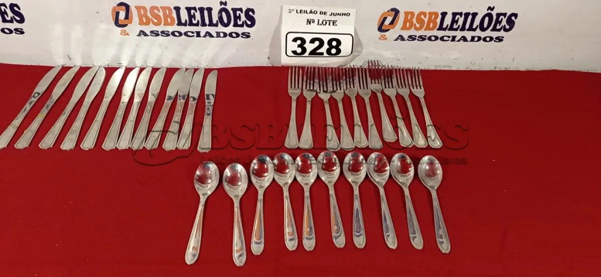 LOTE 328 - 01 LOTE COM 10 GARFOS, 10 FACAS E 10 COLHERES DE SOBREMESA. (NO ESTADO) ATENÇÃO! FAZER A VISITAÇÃO ANTES DE ARREMATAR, NÃO SABEMOS SE FUNCIONA. LEILÃO NÃO TEM GARANTIA E NEM DEVOLUÇÃO, SUJEITO A POSSÍVEIS AVARIAS VISÍVEIS/OCULTAS E/OU AUSÊNCIA DE COMPONENTES.