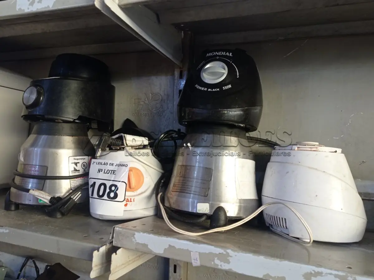 LOTE 108 - 01 LOTE COM 06 BASES PARA LIQUIDIFICADOR MARCAS E MODELOS DIVERSOS. (NO ESTADO) ATENÇÃO! FAZER A VISITAÇÃO ANTES DE ARREMATAR, NÃO SABEMOS SE FUNCIONA. LEILÃO NÃO TEM GARANTIA E NEM DEVOLUÇÃO, SUJEITO A POSSÍVEIS AVARIAS VISÍVEIS/OCULTAS E/OU AUSÊNCIA DE COMPONENTES.