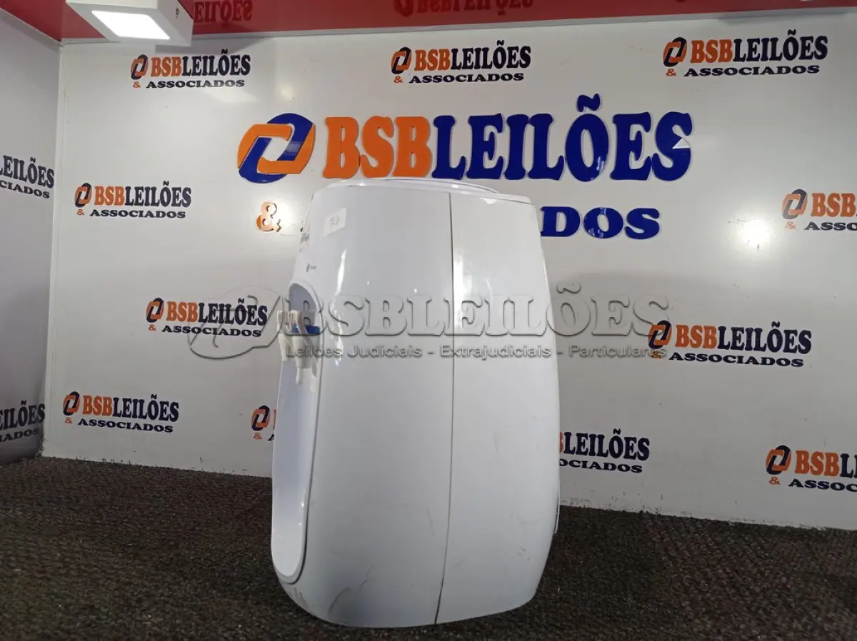 LOTE 102 - 01 BEBEDOURO REFRIGERADO PARA GARRAFÃO MARCA BRITÂNIA BIVOLT COM AVARIAS. (NO ESTADO) ATENÇÃO! FAZER A VISITAÇÃO ANTES DE ARREMATAR, NÃO SABEMOS SE FUNCIONA. LEILÃO NÃO TEM GARANTIA E NEM DEVOLUÇÃO, SUJEITO A POSSÍVEIS AVARIAS VISÍVEIS/OCULTAS E/OU AUSÊNCIA DE COMPONENTES.