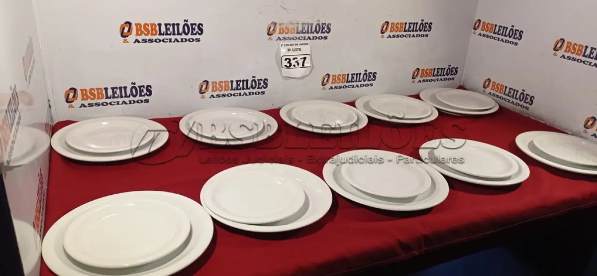 LOTE 337 - 10 PRATOS RASOS E 10 PRATOS DE SOBREMESA. (NO ESTADO) ATENÇÃO! FAZER A VISITAÇÃO ANTES DE ARREMATAR, NÃO SABEMOS SE FUNCIONA. LEILÃO NÃO TEM GARANTIA E NEM DEVOLUÇÃO, SUJEITO A POSSÍVEIS AVARIAS VISÍVEIS/OCULTAS E/OU AUSÊNCIA DE COMPONENTES.