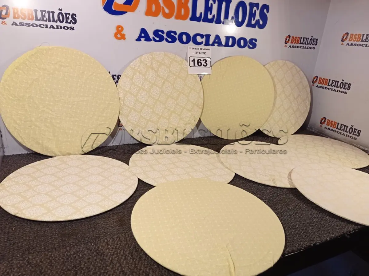 LOTE 163 - 09 SOUSPLAT COM CAPA FLORIDA NA COR VERDE. (NO ESTADO) ATENÇÃO! FAZER A VISITAÇÃO ANTES DE ARREMATAR, NÃO SABEMOS SE FUNCIONA. LEILÃO NÃO TEM GARANTIA E NEM DEVOLUÇÃO, SUJEITO A POSSÍVEIS AVARIAS VISÍVEIS/OCULTAS E/OU AUSÊNCIA DE COMPONENTES.