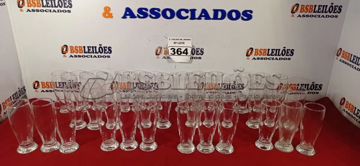 LOTE 364 - 35 TULIPAS ACOMPANHA CAIXA EM MDF. (NO ESTADO) ATENÇÃO! FAZER A VISITAÇÃO ANTES DE ARREMATAR, NÃO SABEMOS SE FUNCIONA. LEILÃO NÃO TEM GARANTIA E NEM DEVOLUÇÃO, SUJEITO A POSSÍVEIS AVARIAS VISÍVEIS/OCULTAS E/OU AUSÊNCIA DE COMPONENTES.