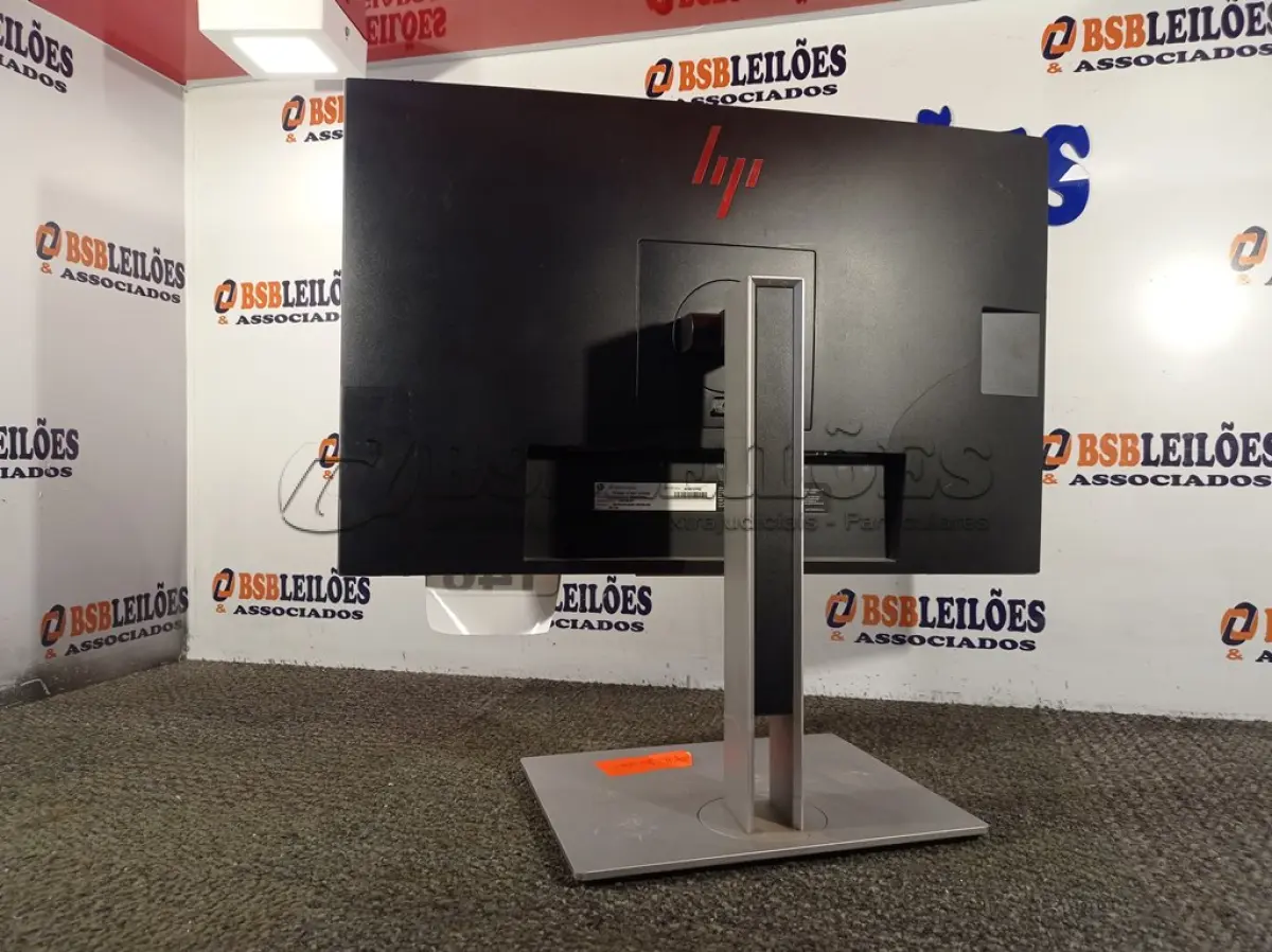 LOTE 146 - 01 MONITOR LCD MARCA HP. (NO ESTADO) ATENÇÃO! FAZER A VISITAÇÃO ANTES DE ARREMATAR, NÃO SABEMOS SE FUNCIONA. LEILÃO NÃO TEM GARANTIA E NEM DEVOLUÇÃO, SUJEITO A POSSÍVEIS AVARIAS VISÍVEIS/OCULTAS E/OU AUSÊNCIA DE COMPONENTES.