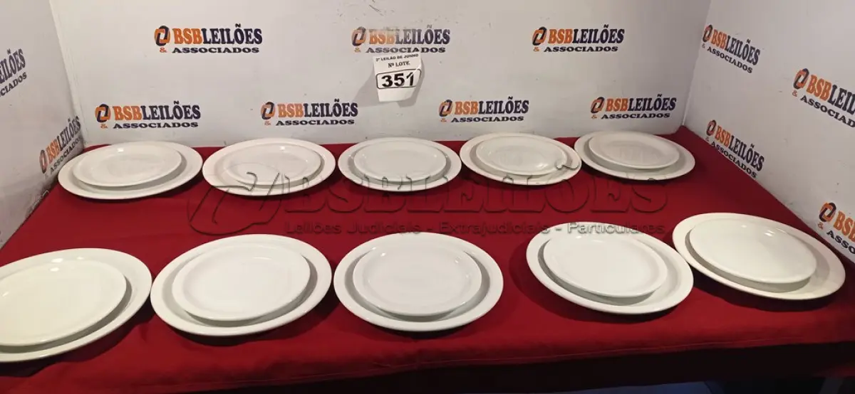 LOTE 351 - 10 PRATOS RASOS E 10 PRATOS DE SOBREMESA. (NO ESTADO) ATENÇÃO! FAZER A VISITAÇÃO ANTES DE ARREMATAR, NÃO SABEMOS SE FUNCIONA. LEILÃO NÃO TEM GARANTIA E NEM DEVOLUÇÃO, SUJEITO A POSSÍVEIS AVARIAS VISÍVEIS/OCULTAS E/OU AUSÊNCIA DE COMPONENTES.
