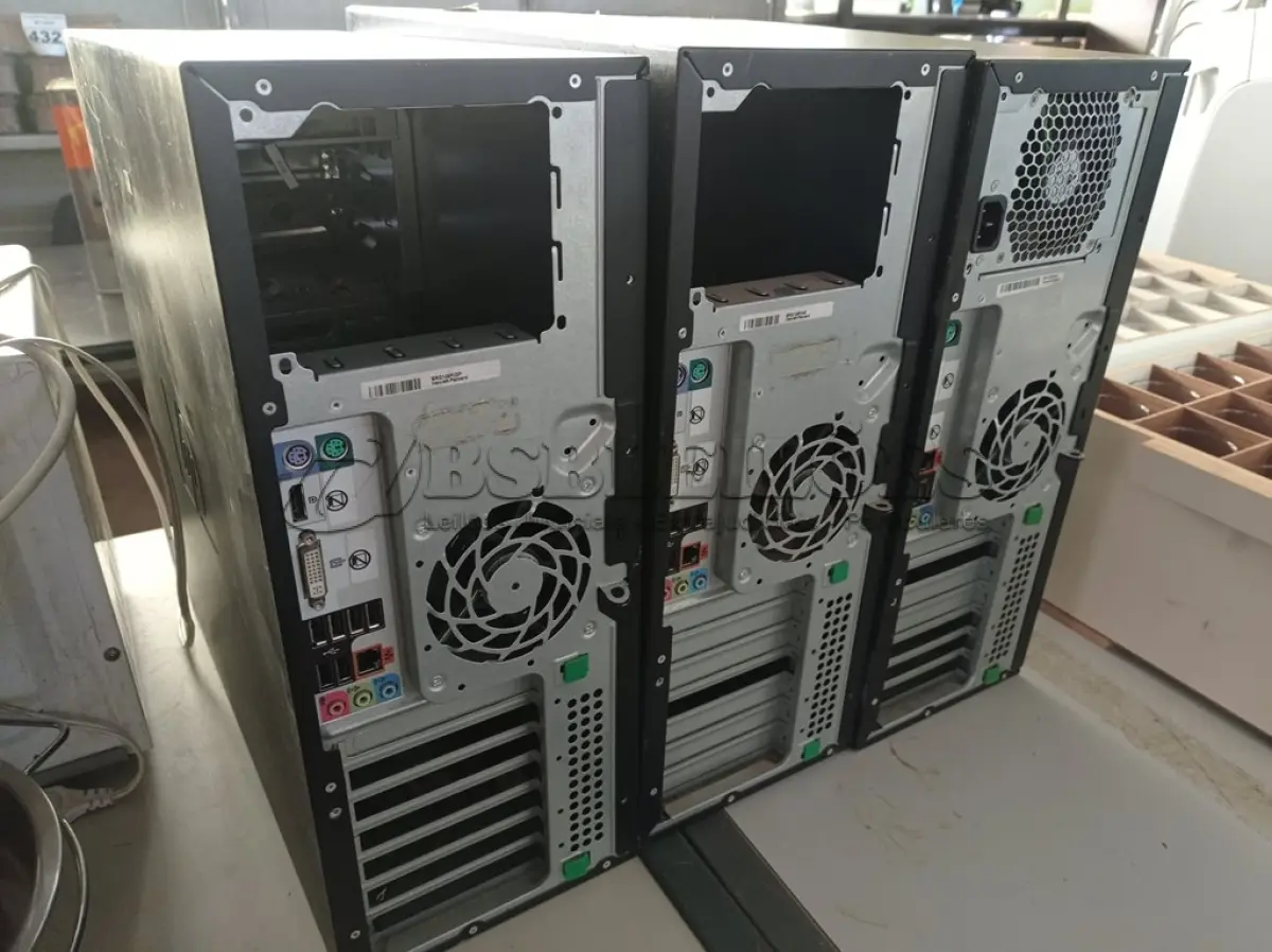 LOTE 367 - 03 SERVIDORES MARCA HP PARA RETIRADA DE PEÇAS. (NO ESTADO) ATENÇÃO! FAZER A VISITAÇÃO ANTES DE ARREMATAR, NÃO SABEMOS SE FUNCIONA. LEILÃO NÃO TEM GARANTIA E NEM DEVOLUÇÃO, SUJEITO A POSSÍVEIS AVARIAS VISÍVEIS/OCULTAS E/OU AUSÊNCIA DE COMPONENTES.