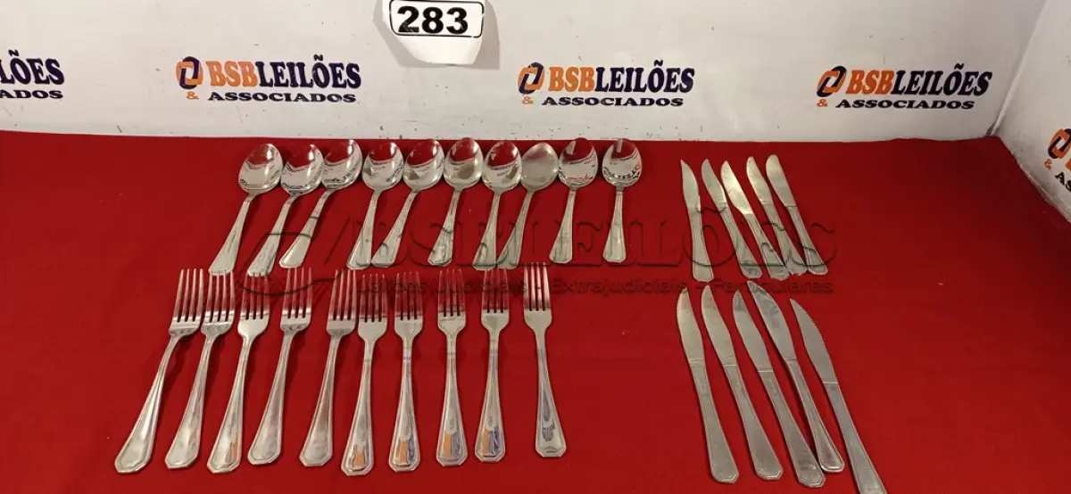 LOTE 283 - 01 LOTE COM 10 GARFOS, 10 COLHERES E 10 FACAS. (NO ESTADO) ATENÇÃO! FAZER A VISITAÇÃO ANTES DE ARREMATAR, NÃO SABEMOS SE FUNCIONA. LEILÃO NÃO TEM GARANTIA E NEM DEVOLUÇÃO, SUJEITO A POSSÍVEIS AVARIAS VISÍVEIS/OCULTAS E/OU AUSÊNCIA DE COMPONENTES.