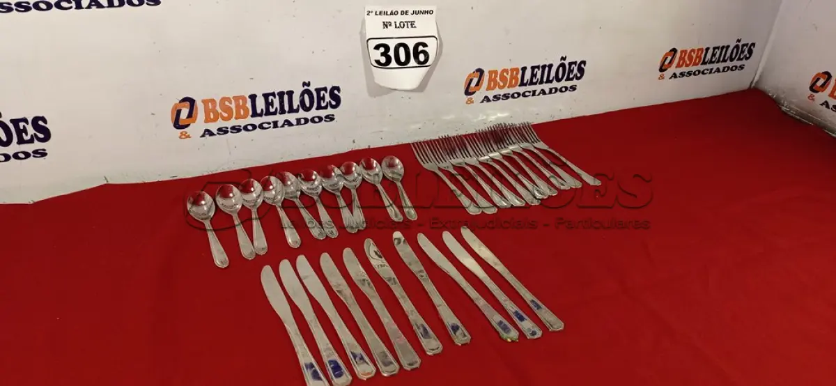LOTE 306 - 01 LOTE COM 10 GARFOS, 10 FACAS E 10 COLHERES DE SOBREMESA. (NO ESTADO) ATENÇÃO! FAZER A VISITAÇÃO ANTES DE ARREMATAR, NÃO SABEMOS SE FUNCIONA. LEILÃO NÃO TEM GARANTIA E NEM DEVOLUÇÃO, SUJEITO A POSSÍVEIS AVARIAS VISÍVEIS/OCULTAS E/OU AUSÊNCIA DE COMPONENTES.
