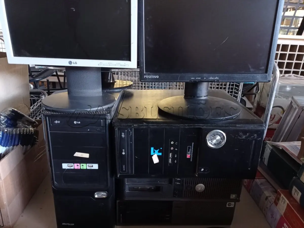 LOTE 052 - 04 CPU'S E 03 MONITORES MARCAS E MODELOS DIVERSOS. (NO ESTADO) ATENÇÃO! FAZER A VISITAÇÃO ANTES DE ARREMATAR, NÃO SABEMOS SE FUNCIONA. LEILÃO NÃO TEM GARANTIA E NEM DEVOLUÇÃO, SUJEITO A POSSÍVEIS AVARIAS VISÍVEIS/OCULTAS E/OU AUSÊNCIA DE COMPONENTES.