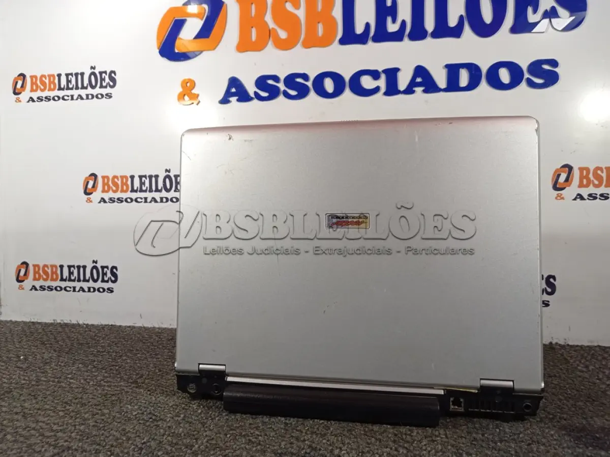 LOTE 031 - 01 NOTEBOOK MODELO: 6670 VECTOR SEM FONTE 20V. (NO ESTADO) ATENÇÃO! FAZER A VISITAÇÃO ANTES DE ARREMATAR, NÃO SABEMOS SE FUNCIONA. LEILÃO NÃO TEM GARANTIA E NEM DEVOLUÇÃO, SUJEITO A POSSÍVEIS AVARIAS VISÍVEIS/OCULTAS E/OU AUSÊNCIA DE COMPONENTES.