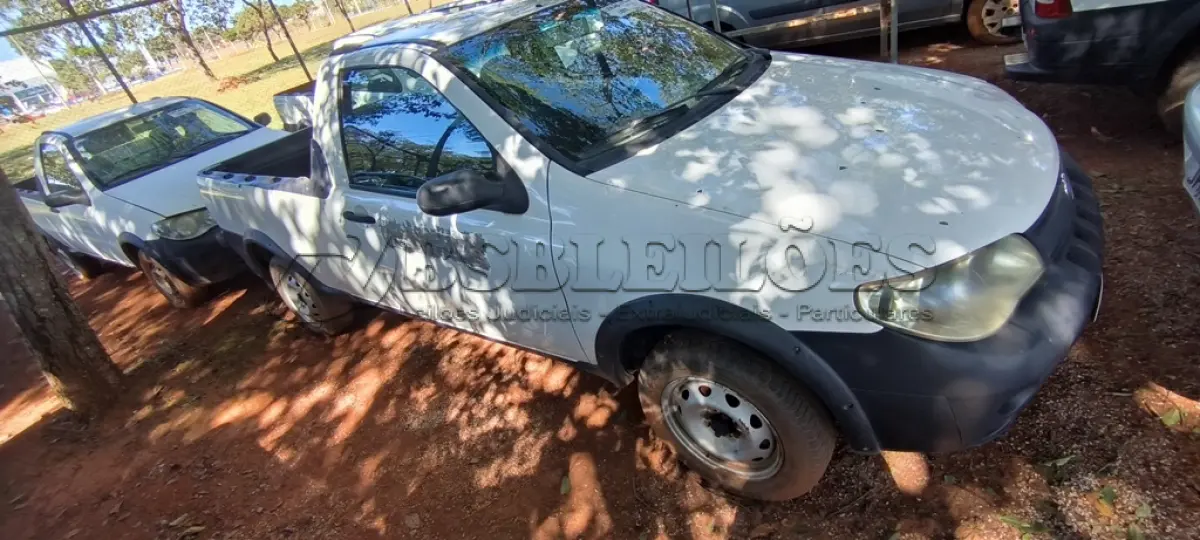 LOTE 023 - 01 FIAT STRADA PICK UP FIRE FLEX; PLACA: JIC-4717; ANO: 2009.  CHASSI: 9BD27803MA7188523, RENAVAM: 00164945334; VEÍCULO NÃO FUNCIONA, BOMBA DE COMBUSTÍVEL TRAVADA (NO ESTADO)