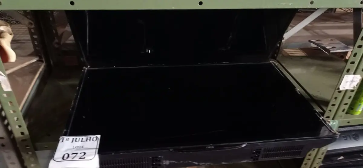 LOTE 072 - 02 LED TV 32’’ MARCA AOC PARA RETIRADA DE PEÇAS. (NO ESTADO) ATENÇÃO! FAZER A VISITAÇÃO ANTES DE ARREMATAR, NÃO SABEMOS SE FUNCIONA. LEILÃO NÃO TEM GARANTIA E NEM DEVOLUÇÃO, SUJEITO A POSSÍVEIS AVARIAS VISÍVEIS/OCULTAS E/OU AUSÊNCIA DE COMPONENTES.