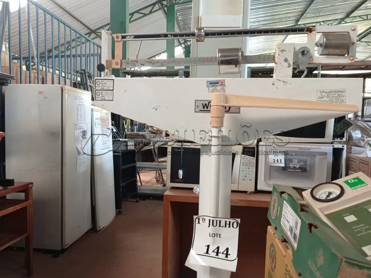 LOTE 144 - 01 BALANÇA COM CAPACIDADE MÁXIMA DE 300KG MARCA WELMY. (NO ESTADO) ATENÇÃO! FAZER A VISITAÇÃO ANTES DE ARREMATAR, NÃO SABEMOS SE FUNCIONA. LEILÃO NÃO TEM GARANTIA E NEM DEVOLUÇÃO, SUJEITO A POSSÍVEIS AVARIAS VISÍVEIS/OCULTAS E/OU AUSÊNCIA DE COMPONENTES.