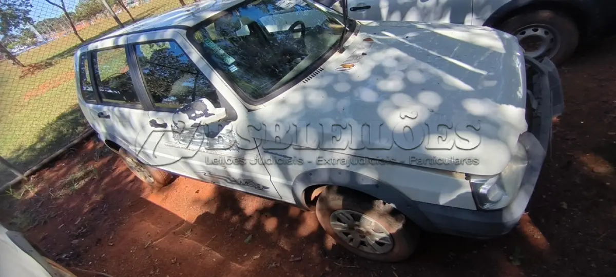 LOTE 032 - 01 FIAT UNO MILLE WAY ECON; PLACA: JKF-3642; ANO: 2012. CHASSI: 9BD15844AD6750550, RENAVAM: 00481409122;  (VEÍCULO BATIDO NA FRENTE (FAROL, PARACHOQUE, GRADE DO PARACHOQUE, MOLDURA DO PARAMA QUEBRADOS) CAPÔ E PARALAMA LE AMASSADOS, VEÍCULO NÃO FUNCIONA BOMBA DE COMBUSTÍVEL). (NO ESTADO)