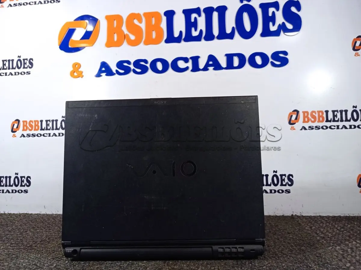 LOTE 011 - 01 NOTEBOOK MODELO: PCG-6S7P MARCA SONY SEM FONTE 19.5V.(NO ESTADO) ATENÇÃO! FAZER A VISITAÇÃO ANTES DE ARREMATAR, NÃO SABEMOS SE FUNCIONA. LEILÃO NÃO TEM GARANTIA E NEM DEVOLUÇÃO, SUJEITO A POSSÍVEIS AVARIAS VISÍVEIS/OCULTAS E/OU AUSÊNCIA DE COMPONENTES.