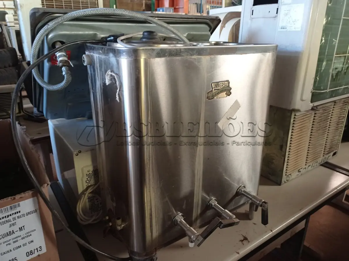 LOTE 152 - 01 MICRO-ONDAS, 01 CAFETEIRA EM INOX E 01 FOGÃO INCOMPLETO. (NO ESTADO) ATENÇÃO! FAZER A VISITAÇÃO ANTES DE ARREMATAR, NÃO SABEMOS SE FUNCIONA. LEILÃO NÃO TEM GARANTIA E NEM DEVOLUÇÃO, SUJEITO A POSSÍVEIS AVARIAS VISÍVEIS/OCULTAS E/OU AUSÊNCIA DE COMPONENTES.