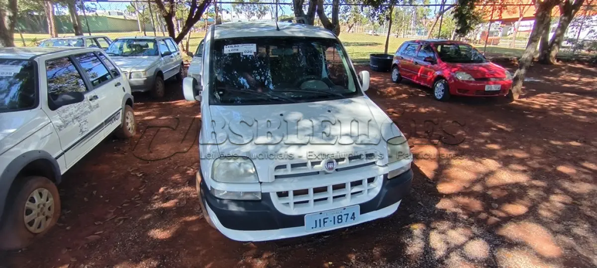 LOTE 020 - 01 FIAT DOBLÔ ELX1.8 FLEX MINIVAN; PLACA: JIF-1874; ANO: 2009. CHASSI: 9BD11930591061671, RENAVAM: 00153307382; (PARACHOQUE DIANTEIRO QUEBRADO, TETO AMASSADO, VEÍCULO NÃO FUNCIONA, BOMBA DE COMBUSTÍVEL TRAVADA, SUSPENSÃO DIANTEIRA FAZENDO BARULHO). (NO ESTADO)