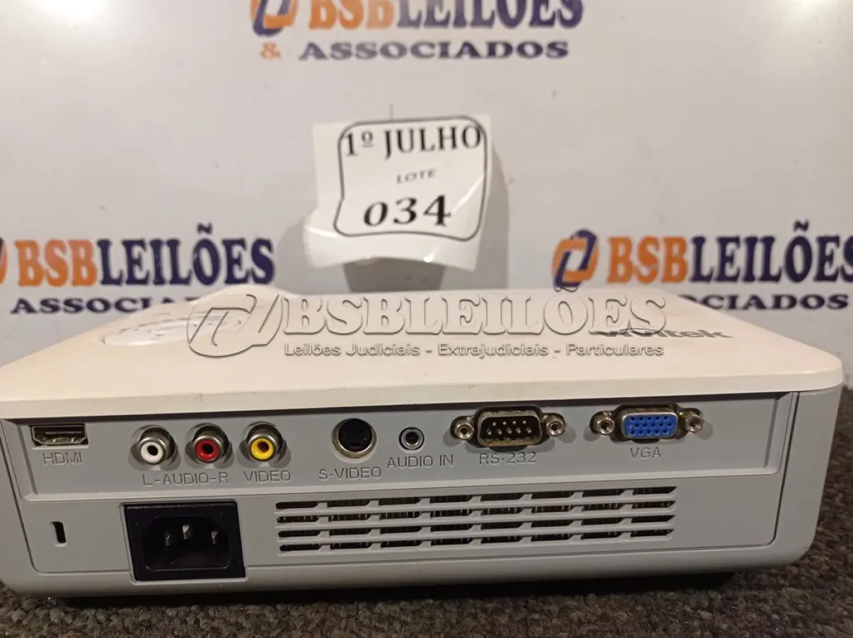 LOTE 034 - 01 PROJETOR LCD MULTIMIDIA, MODELO: D510 MARCA VIVITEK 220V. (NO ESTADO) ATENÇÃO! FAZER A VISITAÇÃO ANTES DE ARREMATAR, NÃO SABEMOS SE FUNCIONA. LEILÃO NÃO TEM GARANTIA E NEM DEVOLUÇÃO, SUJEITO A POSSÍVEIS AVARIAS VISÍVEIS/OCULTAS E/OU AUSÊNCIA DE COMPONENTES.
