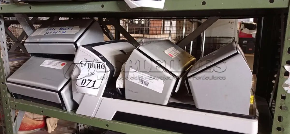 LOTE 071 - 06 SCANNERS MARCAS E MODELOS DIVERSOS E 02 FONTES. (NO ESTADO) ATENÇÃO! FAZER A VISITAÇÃO ANTES DE ARREMATAR, NÃO SABEMOS SE FUNCIONA. LEILÃO NÃO TEM GARANTIA E NEM DEVOLUÇÃO, SUJEITO A POSSÍVEIS AVARIAS VISÍVEIS/OCULTAS E/OU AUSÊNCIA DE COMPONENTES.