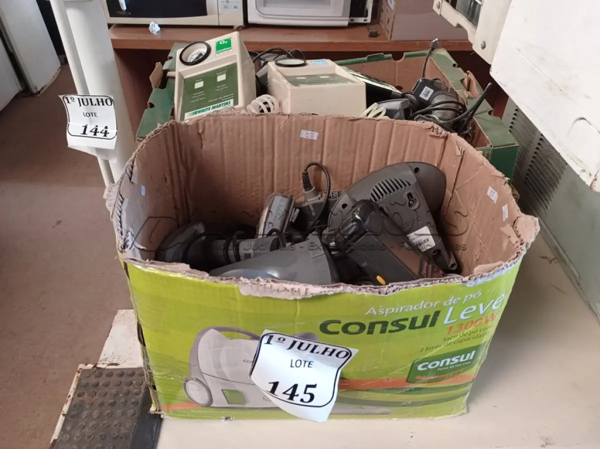 LOTE 145 - 01 LOTE COM LEITORES DE CÓDIGO DE BARRAS E 02 PAINÉIS, SENDO 01 PARA OXIGÊNIO E 01 PARA ÓXIDO NITROSO. (NO ESTADO) ATENÇÃO! FAZER A VISITAÇÃO ANTES DE ARREMATAR, NÃO SABEMOS SE FUNCIONA. LEILÃO NÃO TEM GARANTIA E NEM DEVOLUÇÃO, SUJEITO A POSSÍVEIS AVARIAS VISÍVEIS/OCULTAS E/OU AUSÊNCIA DE COMPONENTES.