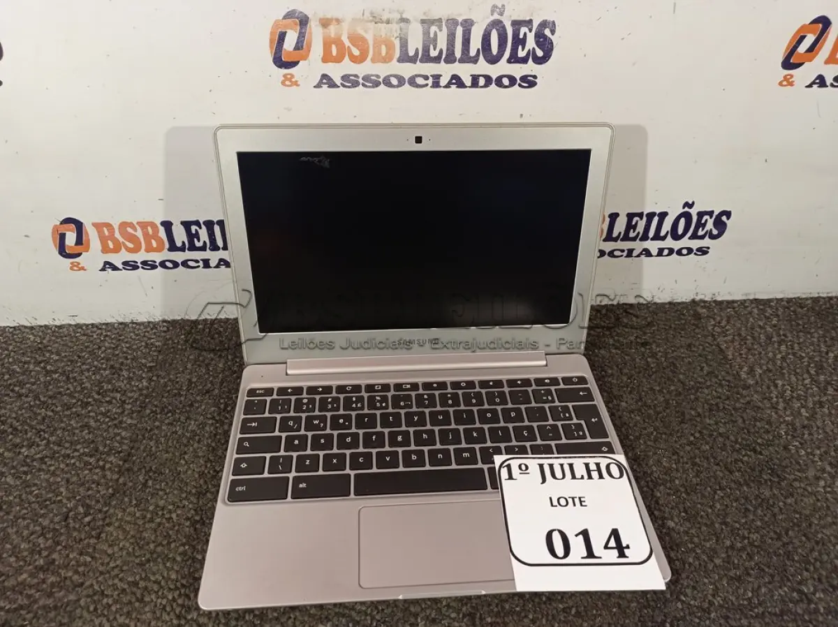LOTE 014 - 01 NOTEBOOK MODELO: XE500C12 MARCA SAMSUNG SEM FONTE 12V. (NO ESTADO) ATENÇÃO! FAZER A VISITAÇÃO ANTES DE ARREMATAR, NÃO SABEMOS SE FUNCIONA. LEILÃO NÃO TEM GARANTIA E NEM DEVOLUÇÃO, SUJEITO A POSSÍVEIS AVARIAS VISÍVEIS/OCULTAS E/OU AUSÊNCIA DE COMPONENTES.