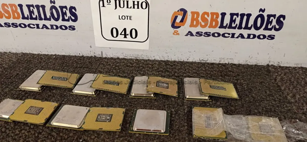 LOTE 040 - 14 PROCESSADORES DIVERSOS. (NO ESTADO) ATENÇÃO! FAZER A VISITAÇÃO ANTES DE ARREMATAR, NÃO SABEMOS SE FUNCIONA. LEILÃO NÃO TEM GARANTIA E NEM DEVOLUÇÃO, SUJEITO A POSSÍVEIS AVARIAS VISÍVEIS/OCULTAS E/OU AUSÊNCIA DE COMPONENTES.