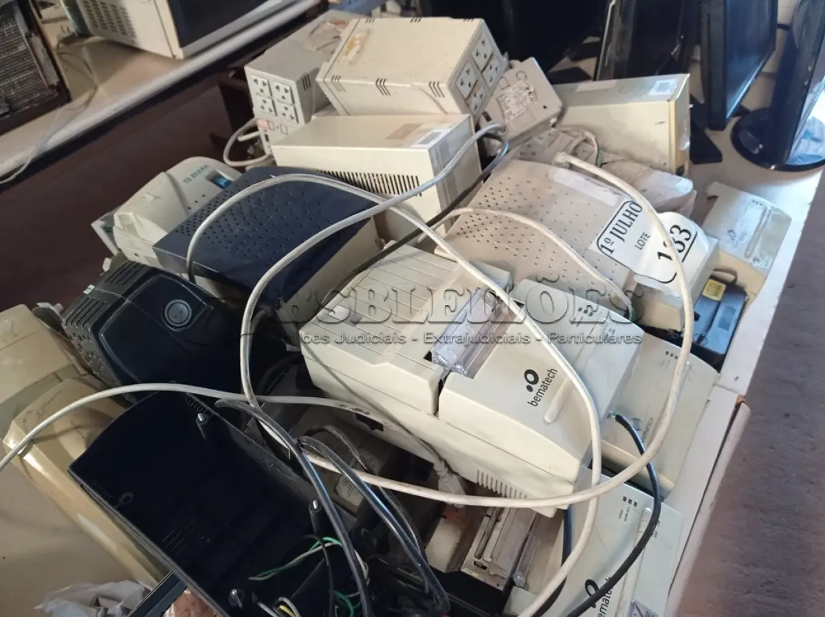 LOTE 183 - 01 LOTE COM DIVERSOS ESTABILIZADORES E IMPRESSORAS NÃO FISCAL. (NO ESTADO) ATENÇÃO! FAZER A VISITAÇÃO ANTES DE ARREMATAR, NÃO SABEMOS SE FUNCIONA. LEILÃO NÃO TEM GARANTIA E NEM DEVOLUÇÃO, SUJEITO A POSSÍVEIS AVARIAS VISÍVEIS/OCULTAS E/OU AUSÊNCIA DE COMPONENTES.