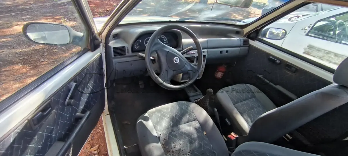 LOTE 005 - 01 FIAT UNO MILLE FIRE FLEX; PLACA: JGN-9908; ANO: 2005 CHASSI: 9BD15802764753934, RENAVAM: 00865845972. (VEÍCULO NÃO FUNCIONA, BOMBA DE COMBUSTÍVEL TRAVADA) (NO ESTADO)