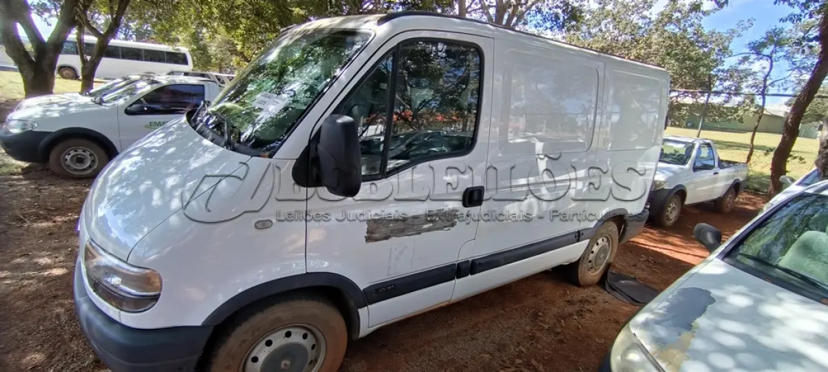 LOTE 045 - 01 RENAULT MASTER FURGÃO 8M3 25DCI; PLACA: JHN-1949; ANO: 2009. CHASSI: 93YADCUD59J199880, RENAVAM: 00116398060;  (COMPRESSOR DO AR/COND TRAVADO, FREIO TRASEIRO E DIANTEIRO DESGASTADO, SUSPENSÃO DIANTEIRA FAZENDO MUITO BARULHO. (NO ESTADO)