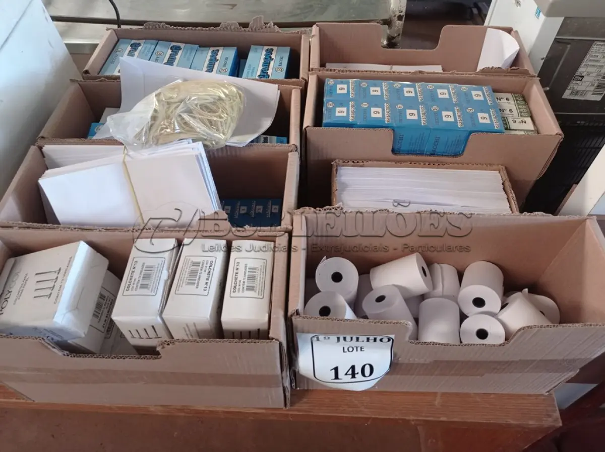 LOTE 140 - 01 LOTE COM DIVERSOS MATERIAIS PARA ESCRITÓRIO. (NO ESTADO) ATENÇÃO! FAZER A VISITAÇÃO ANTES DE ARREMATAR, NÃO SABEMOS SE FUNCIONA. LEILÃO NÃO TEM GARANTIA E NEM DEVOLUÇÃO, SUJEITO A POSSÍVEIS AVARIAS VISÍVEIS/OCULTAS E/OU AUSÊNCIA DE COMPONENTES.