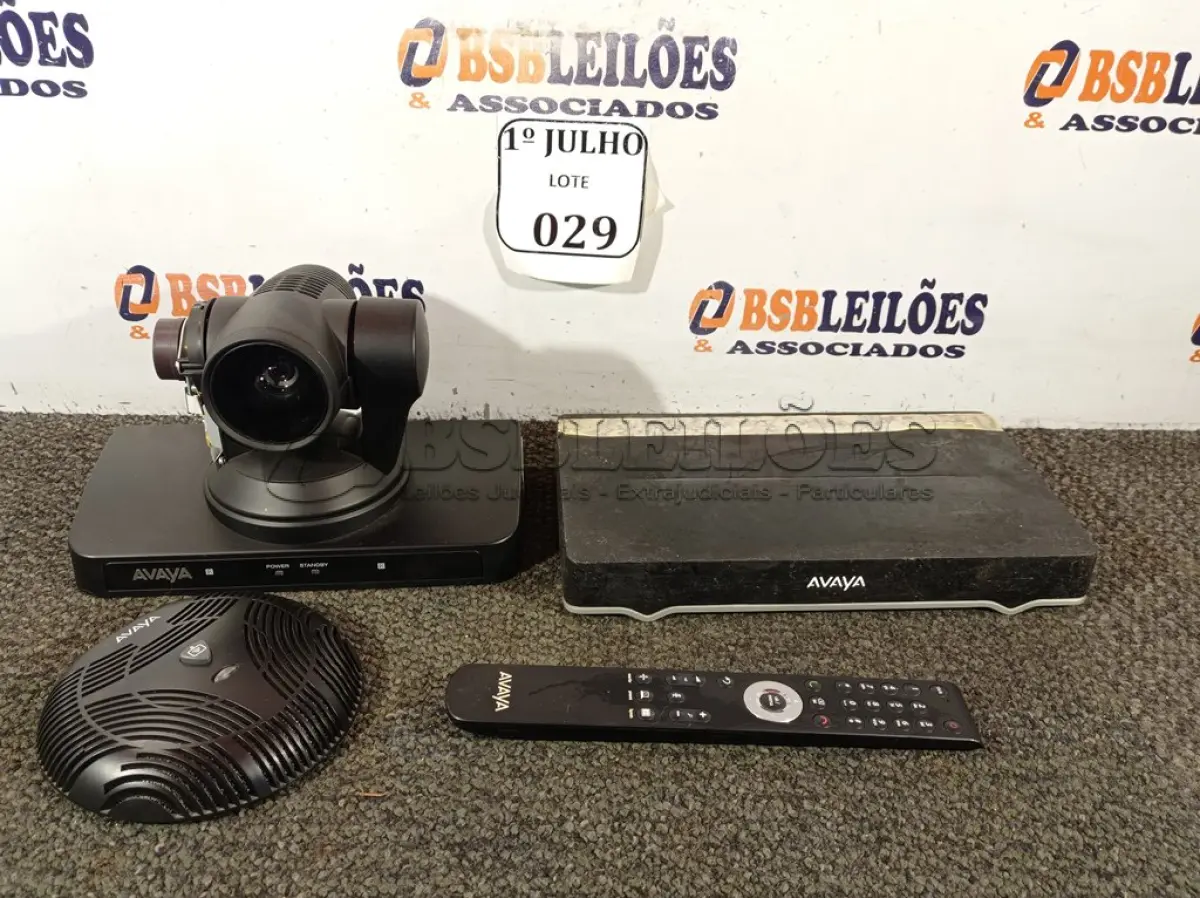 LOTE 029 - 01 EQUIPAMENTO PARA SALA DE VIDEOCONFERÊNCIA COM CONTROLE MARCA SONY AVAYA 12V. (NO ESTADO) ATENÇÃO! FAZER A VISITAÇÃO ANTES DE ARREMATAR, NÃO SABEMOS SE FUNCIONA. LEILÃO NÃO TEM GARANTIA E NEM DEVOLUÇÃO, SUJEITO A POSSÍVEIS AVARIAS VISÍVEIS/OCULTAS E/OU AUSÊNCIA DE COMPONENTES.