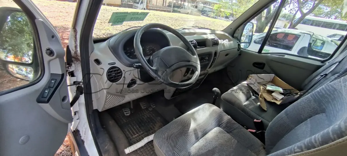 LOTE 045 - 01 RENAULT MASTER FURGÃO 8M3 25DCI; PLACA: JHN-1949; ANO: 2009. CHASSI: 93YADCUD59J199880, RENAVAM: 00116398060;  (COMPRESSOR DO AR/COND TRAVADO, FREIO TRASEIRO E DIANTEIRO DESGASTADO, SUSPENSÃO DIANTEIRA FAZENDO MUITO BARULHO. (NO ESTADO)