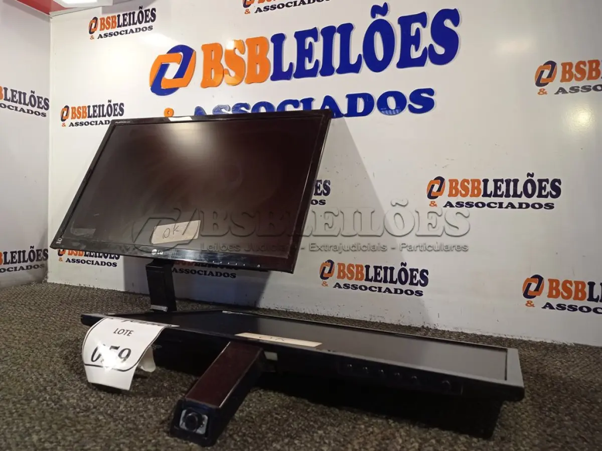 LOTE 059 - 02 MONITORES LCD MARCA LG 22’' E 23’’ COM AVARIAS.(NO ESTADO) ATENÇÃO! FAZER A VISITAÇÃO ANTES DE ARREMATAR, NÃO SABEMOS SE FUNCIONA. LEILÃO NÃO TEM GARANTIA E NEM DEVOLUÇÃO, SUJEITO A POSSÍVEIS AVARIAS VISÍVEIS/OCULTAS E/OU AUSÊNCIA DE COMPONENTES.