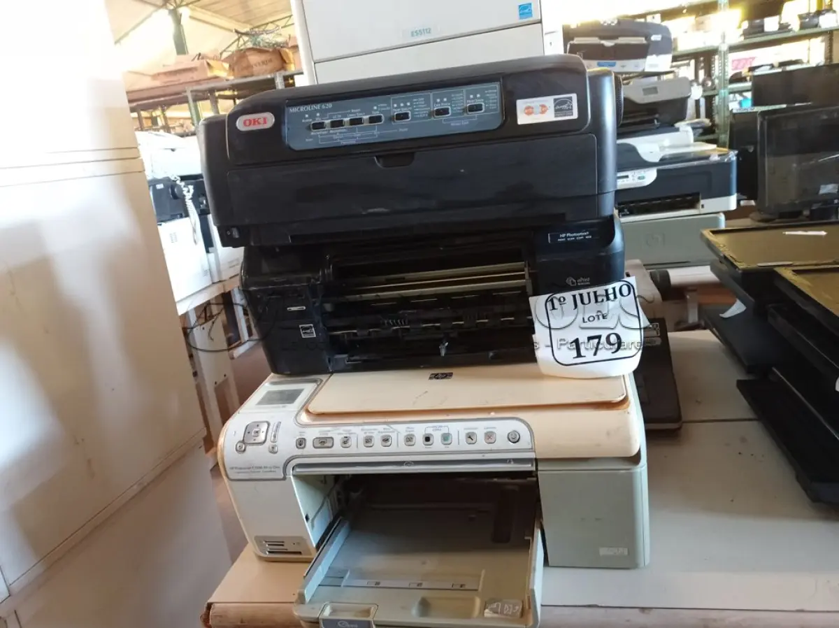LOTE 179 - 05 IMPRESSORAS, SENDO 01 MATRICIAL E 01 MÁQUINA DE ESCREVER ANTIGA. (NO ESTADO) ATENÇÃO! FAZER A VISITAÇÃO ANTES DE ARREMATAR, NÃO SABEMOS SE FUNCIONA. LEILÃO NÃO TEM GARANTIA E NEM DEVOLUÇÃO, SUJEITO A POSSÍVEIS AVARIAS VISÍVEIS/OCULTAS E/OU AUSÊNCIA DE COMPONENTES.
