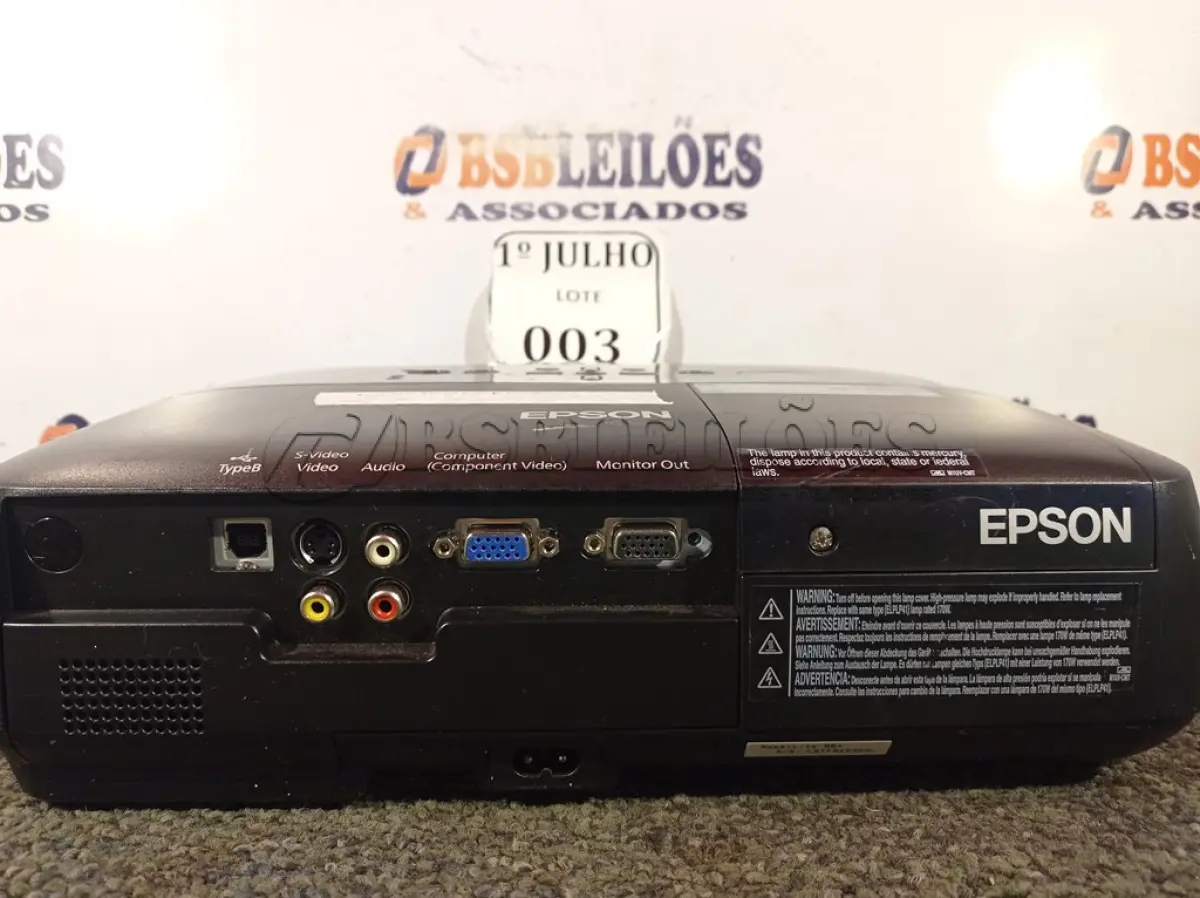 LOTE 003 - 01 PROJETOR LCD MULTIMIDIA, MODELO: H2283A MARCA EPSON 220V. (NO ESTADO) ATENÇÃO! FAZER A VISITAÇÃO ANTES DE ARREMATAR, NÃO SABEMOS SE FUNCIONA. LEILÃO NÃO TEM GARANTIA E NEM DEVOLUÇÃO, SUJEITO A POSSÍVEIS AVARIAS VISÍVEIS/OCULTAS E/OU AUSÊNCIA DE COMPONENTES.
