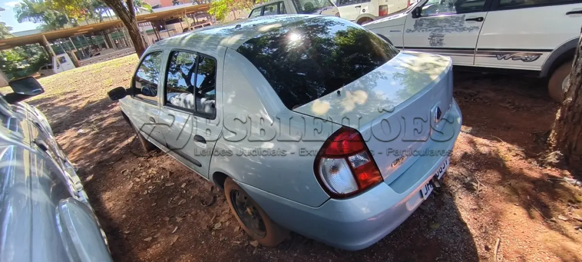 LOTE 015 - 01 RENAULT CLIO AUT1616VS; PLACA: JHM-0657; ANO: 2008.  CHASSI: 8A1LB8E058L016123, RENAVAM: 00976297922; (NO ESTADO)