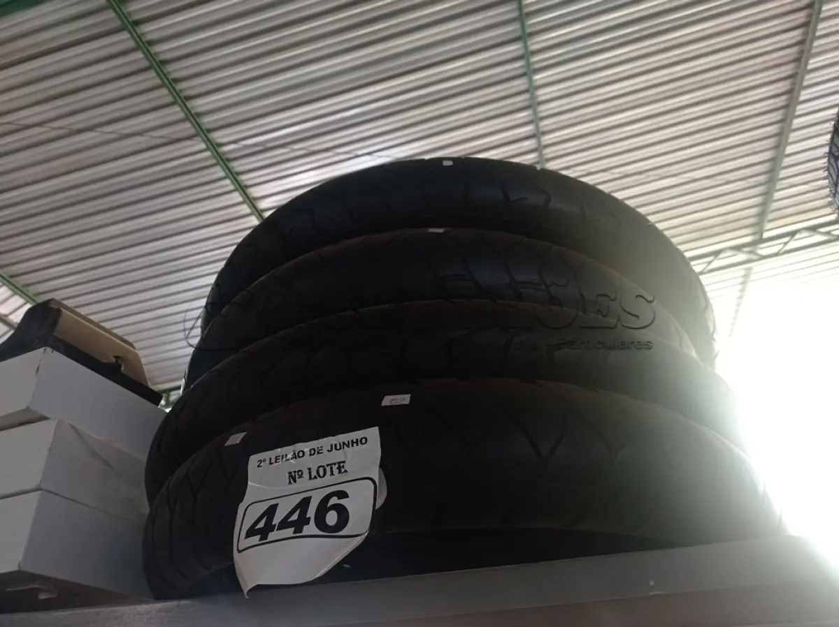 LOTE 446 - 04 PNEUS DIVERSOS PARA MOTO. (NO ESTADO) ATENÇÃO! FAZER A VISITAÇÃO ANTES DE ARREMATAR, NÃO SABEMOS SE FUNCIONA. LEILÃO NÃO TEM GARANTIA E NEM DEVOLUÇÃO, SUJEITO A POSSÍVEIS AVARIAS VISÍVEIS/OCULTAS E/OU AUSÊNCIA DE COMPONENTES.