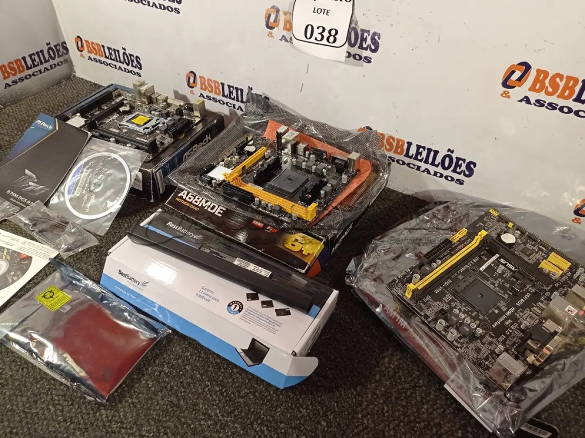 LOTE 038 - 01 PLACA-MÃE AM1M-A/BR, 01 PLACA A68MDE MOTHERBOARD, 01 B75M-DGS R2.0 E 02 BATERIAS PARA NOTEBOOK. (NO ESTADO) ATENÇÃO! FAZER A VISITAÇÃO ANTES DE ARREMATAR, NÃO SABEMOS SE FUNCIONA. LEILÃO NÃO TEM GARANTIA E NEM DEVOLUÇÃO, SUJEITO A POSSÍVEIS AVARIAS VISÍVEIS/OCULTAS E/OU AUSÊNCIA DE COMPONENTES.